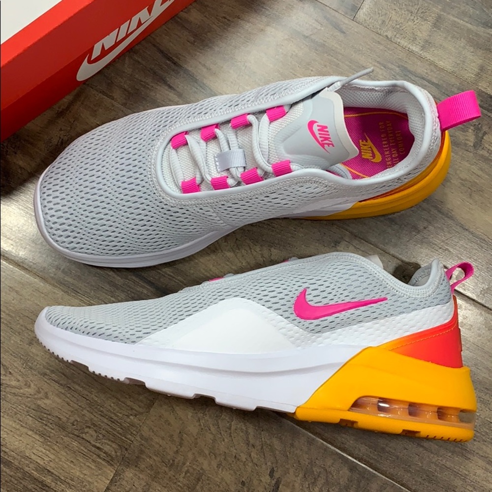 NIKE WMNS AIR MAX MOTION 2 pure platinum/laser - Picture 2 of 16
